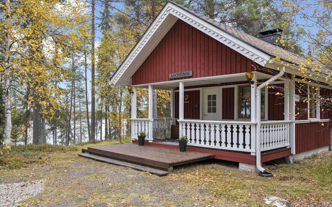 Kaukosaaren Ahonrinne: Hout, Siding, Verblijf, Huis, Huis, Plank, Garden Gebouwen, Blokhut, Hardwood, Veranda