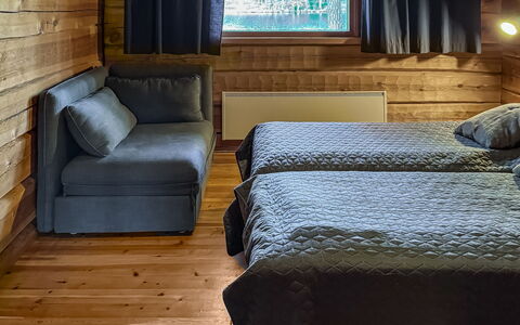 Sompsanniemi: Hout, Verdieping, Flooring, Beits, Plafond, Hardwood, Kamer, Bed, Slaapkamer, Plank