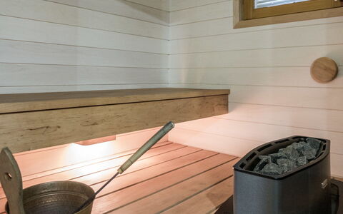 Mustikka: Meubilair, Interieur Ontwerp, Flooring, Verdieping, Tafel, Plafond, Keuken En Eettafel, Verlichting, Stoel, Huis