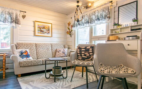 Siimaranta: Zwembad, Bergketen, Eco Hotel, Toevlucht, Landgoed, Vallei, Villa, Landscaping, Badplaats, Backyard