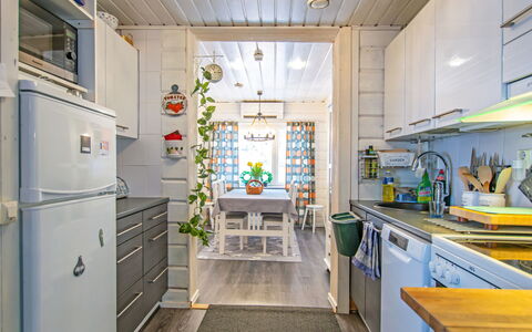 Siimaranta: Zwembad, Bergketen, Eco Hotel, Toevlucht, Landgoed, Vallei, Villa, Landscaping, Badplaats, Backyard