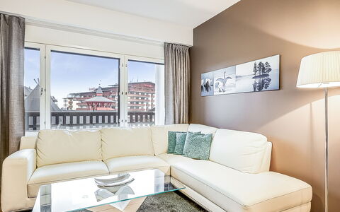 Ruka Ski Chalets 64, 1210: Meubilair, Interieur Ontwerp, Bankstel, Flooring, Verdieping, Woonkamer, Kamer, Hout, Huis, Plafond