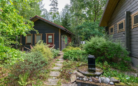 Metsä-Iivari: Venster, Huis, Hout, Huis, Siding, Verblijf, Dak, Freezing, Schuifraam, Helling