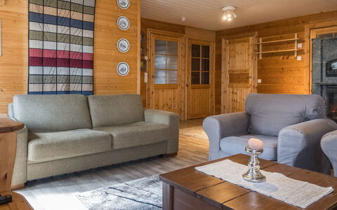 Aurora Cabin: Meubilair, Interieur Ontwerp, Flooring, Bankstel, Hout, Verdieping, Kamer, Plafond, Woonkamer, Tafel