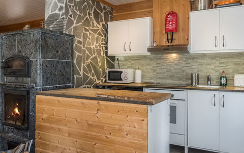 Aurora Cabin: Hout, Keuken, Countertop, Meubilair, Cabinetry, Toestel Van De Keuken, Huis, Major Appliance, Beits, Wastafel