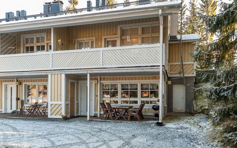Tahkontilhi e 5: Hout, Huis, Siding, Verblijf, Schuifraam, Winter, Historisch Huis, Daylighting, Freezing