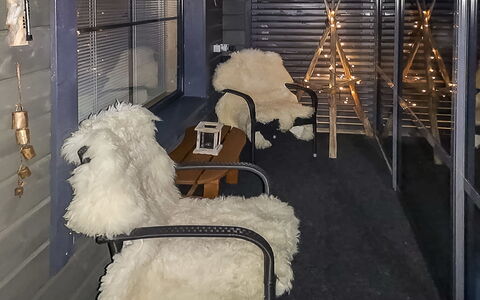 Rukamaja: Hout, Siding, Verblijf, Huis, Huis, Plank, Garden Gebouwen, Blokhut, Hardwood, Veranda