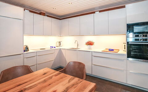 Arctic Chalet: Waterweg, Bank, Waterloop, Meer, Verblijf, Woud, Kanaal, Reservoir, Blokhut