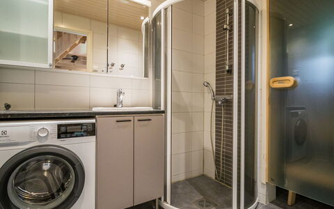 Kopara B 8: Wasmachine, Interieur Ontwerp, Flooring, Loodgieterswerkinrichting, Verdieping, Wasdroger, Plafond, Wasruimte, Badkamer, Loodgieter