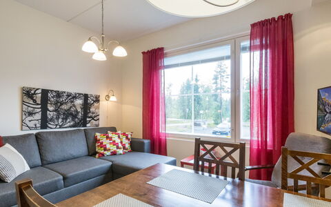 Yllästar 3 As 508: Meubilair, Interieur Ontwerp, Flooring, Verdieping, Plafond, Hout, Kamer, Tafel, Lichte Inrichting, Verlichting