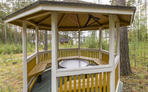 Villa Kukkapää: Hout, Verblijf, Blokhut, Woud, Schuur, Garden Gebouwen, Lariks, Bos, Beits