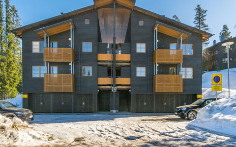 Karhunvartijan Linna C22: Hout, Siding, Verblijf, Huis, Huis, Plank, Garden Gebouwen, Blokhut, Hardwood, Veranda