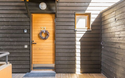 Karhunvartijan Linna C22: Hout, Siding, Verblijf, Huis, Huis, Plank, Garden Gebouwen, Blokhut, Hardwood, Veranda