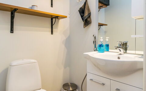 Karhunvartijan Linna C22: Hout, Siding, Verblijf, Huis, Huis, Plank, Garden Gebouwen, Blokhut, Hardwood, Veranda