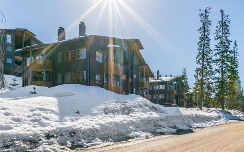 Karhunvartijan Linna C22: Hout, Siding, Verblijf, Huis, Huis, Plank, Garden Gebouwen, Blokhut, Hardwood, Veranda