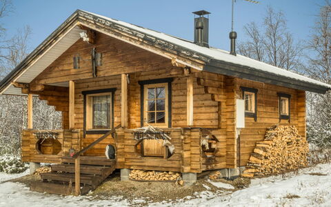 Pikkupöllö: Hout, Huis, Verblijf, Dak, Blokhut, Huis, Siding, Deur, Hardwood, Hut