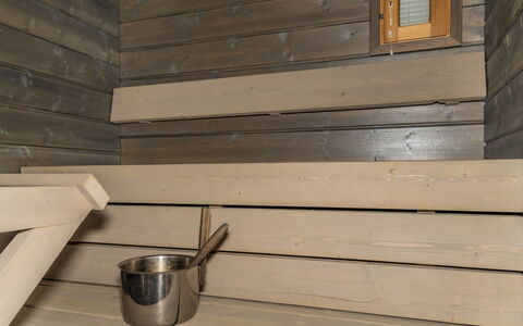 Aurinko-Saga: Hout, Siding, Deur, Verblijf, Verf, Werf, Schuifraam, Garden Gebouwen, Backyard, Plank