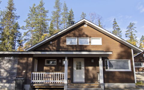 Halla: Verblijf, Huis, Huis, Garden Gebouwen, Siding, Blokhut, Boerderij, Landgoed, Schuur, Werf