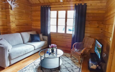 Vuonkuma: Hout, Flooring, Verdieping, Meubilair, Beits, Houten Vloer, Hardwood, Woonkamer, Bankstel