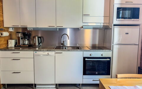 Lähikaltio 314: Toestel Van De Keuken, Keuken, Countertop, Cabinetry, Major Appliance, Huishoudapparatuur, Gootsteen, Flooring, Hout, Wastafel