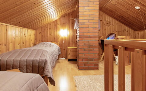 Ylläskarpalo 1 Päätyhuoneisto: Hout, Interieur Ontwerp, Verdieping, Flooring, Plafond, Meubilair, Kamer, Slaapkamer, Bed, Verlichting