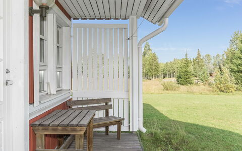 Ylläskarpalo 1 Päätyhuoneisto: Hout, Veranda, Huis, Siding, Verblijf, Schaduw, Werf, Outdoor Structuur, Dek, Backyard