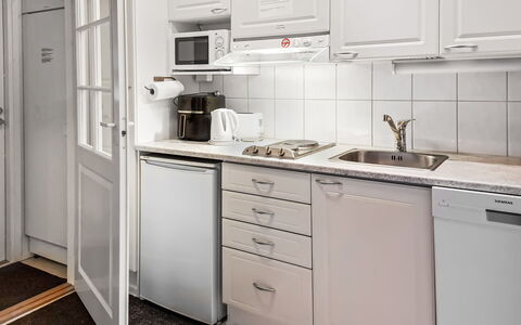 Yllästar 1 As 211: Keuken, Toestel Van De Keuken, Major Appliance, Countertop, Wastafel, Cabinetry, Interieur Ontwerp, Gootsteen, Meubilair, Huishoudapparatuur