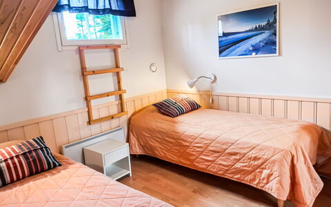 Yllästar 1 As 211: Bed, Slaapkamer, Hout, Flooring, Interieur Ontwerp, Verdieping, Meubilair, Laken, Bedding, Kamer