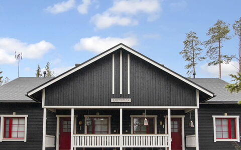 Lehtovilla a: Hout, Siding, Verblijf, Huis, Huis, Plank, Garden Gebouwen, Blokhut, Hardwood, Veranda