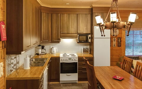 Lehtovilla a: Hout, Siding, Verblijf, Huis, Huis, Plank, Garden Gebouwen, Blokhut, Hardwood, Veranda