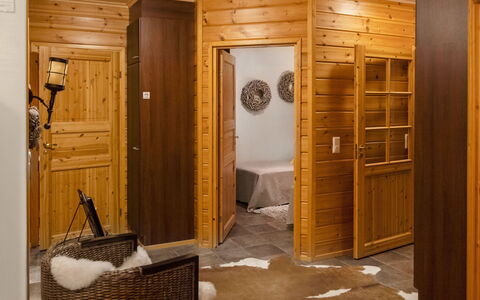 Lehtovilla a: Hout, Siding, Verblijf, Huis, Huis, Plank, Garden Gebouwen, Blokhut, Hardwood, Veranda