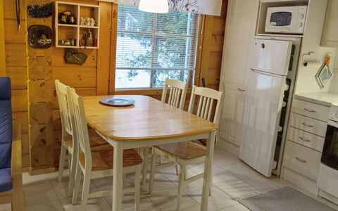 Ylläsröhkö D 8: Verblijf, Huis, Huis, Garden Gebouwen, Siding, Blokhut, Boerderij, Landgoed, Schuur, Werf