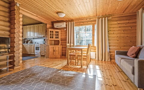 Marttalanmäki: Hout, Flooring, Verdieping, Plafond, Interieur Ontwerp, Houten Vloer, Beits, Hardwood, Blokhut, Kamer
