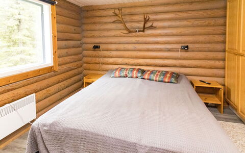 Imponlampi: Hout, Slaapkamer, Interieur Ontwerp, Bed, Flooring, Verdieping, Plafond, Laken, Meubilair, Bedding