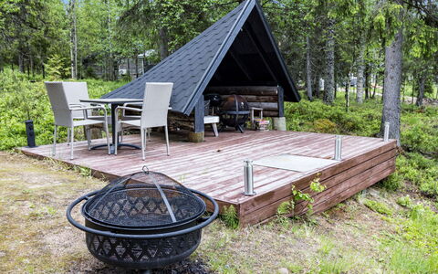 Imponlampi: Hout, Siding, Verblijf, Huis, Huis, Plank, Garden Gebouwen, Blokhut, Hardwood, Veranda