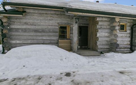 Peikkola: Hout, Siding, Verblijf, Huis, Huis, Plank, Garden Gebouwen, Blokhut, Hardwood, Veranda