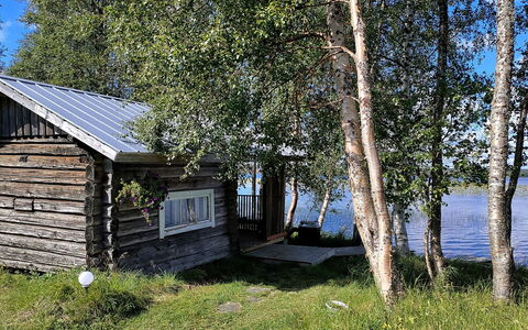 Keskiniemi: Boom, Bank, Huis, Verblijf, Meer, Vijver, Woud, Blokhut