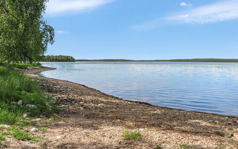 Keskiniemi: Boom, Bank, Huis, Verblijf, Meer, Vijver, Woud, Blokhut