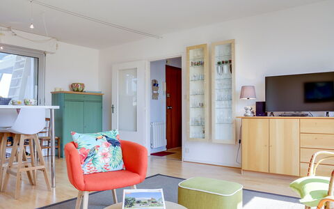 Ker Enclos: Kamer, Woonkamer, Meubilair, Eigendom, Gebouw, Interieur Ontwerp, Huis, Huis, Onroerend Goed, Verdieping