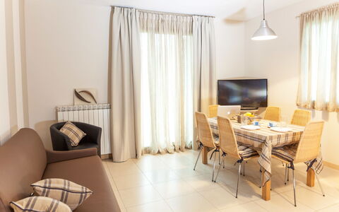 Apartment Zero - Diano Marina: Kamer, Meubilair, Eigendom, Gordijn, Interieur Ontwerp, Woonkamer, Verdieping, Suite, Onroerend Goed, Gebouw