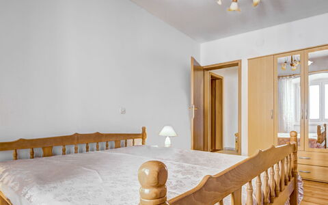 Branko: Eigendom, Meubilair, Gebouw, Venster, Huis, Comfort, Hout, Verlichting, Interieur Ontwerp, Architectuur