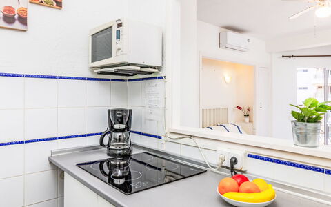 Neptune: Keuken, Major Appliance, Countertop, Interieur Ontwerp, Flooring, Toestel Van De Keuken, Verdieping, Kamer, Huis, Appartement