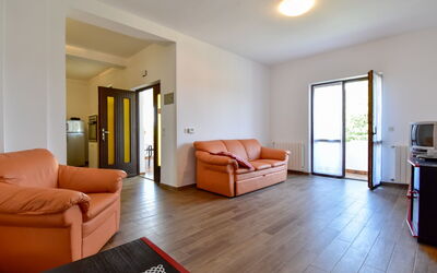 Morena 124.1: Meubilair, Kamer, Eigendom, Verdieping, Interieur Ontwerp, Gebouw, Hardwood, Houten Vloer, Onroerend Goed, Woonkamer
