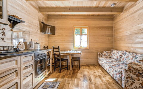 Plitvice Ii: Eigendom, Kamer, Gebouw, Interieur Ontwerp, Meubilair, Hout, Plafond, Verdieping, Huis, Huis