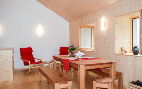 La Cassìna: Kamer, Meubilair, Eigendom, Interieur Ontwerp, Gebouw, Tafel, Huis, Verdieping, Eetkamer, Plafond