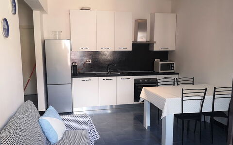 Caterina: Cabinetry, Countertop, Eigendom, Meubilair, Gebouw, Wastafel, Interieur Ontwerp, Keuken, Fornuis, Flooring