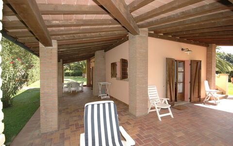 Poderino: Eigendom, Gebouw, Huis, Kamer, Onroerend Goed, Huis, Landgoed, Veranda, Villa, Verblijf