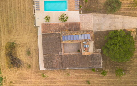 Can Toni: Zwembad, Land Lot, Landgoed, Toevlucht, Boerderij, Landscaping, Tuin, Plantage, Gazon, Backyard