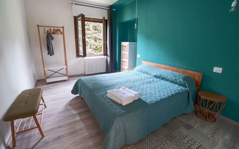 La Furnaseta: Slaapkamer, Bed, Meubilair, Kamer, Eigendom, Laken, Blauw, Bed Frame, Groen, Interieur Ontwerp