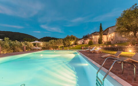 Villa Dell'angelo: Zwembad, Eigendom, Toevlucht, Onroerend Goed, Vrije Tijd, Water, Badplaats, Vakantie, Villa, Landgoed